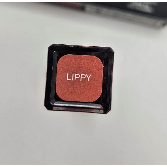 Younique Moodstruck Minerals Lucrative Lip Gloss Lippy New in Box - Picture 6 of 6